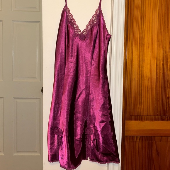 Vintage Magenta Pink Slip - Picture 1 of 4